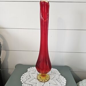 Elegant "Vintage" L.E. Smith Red Swung Glass Vase
